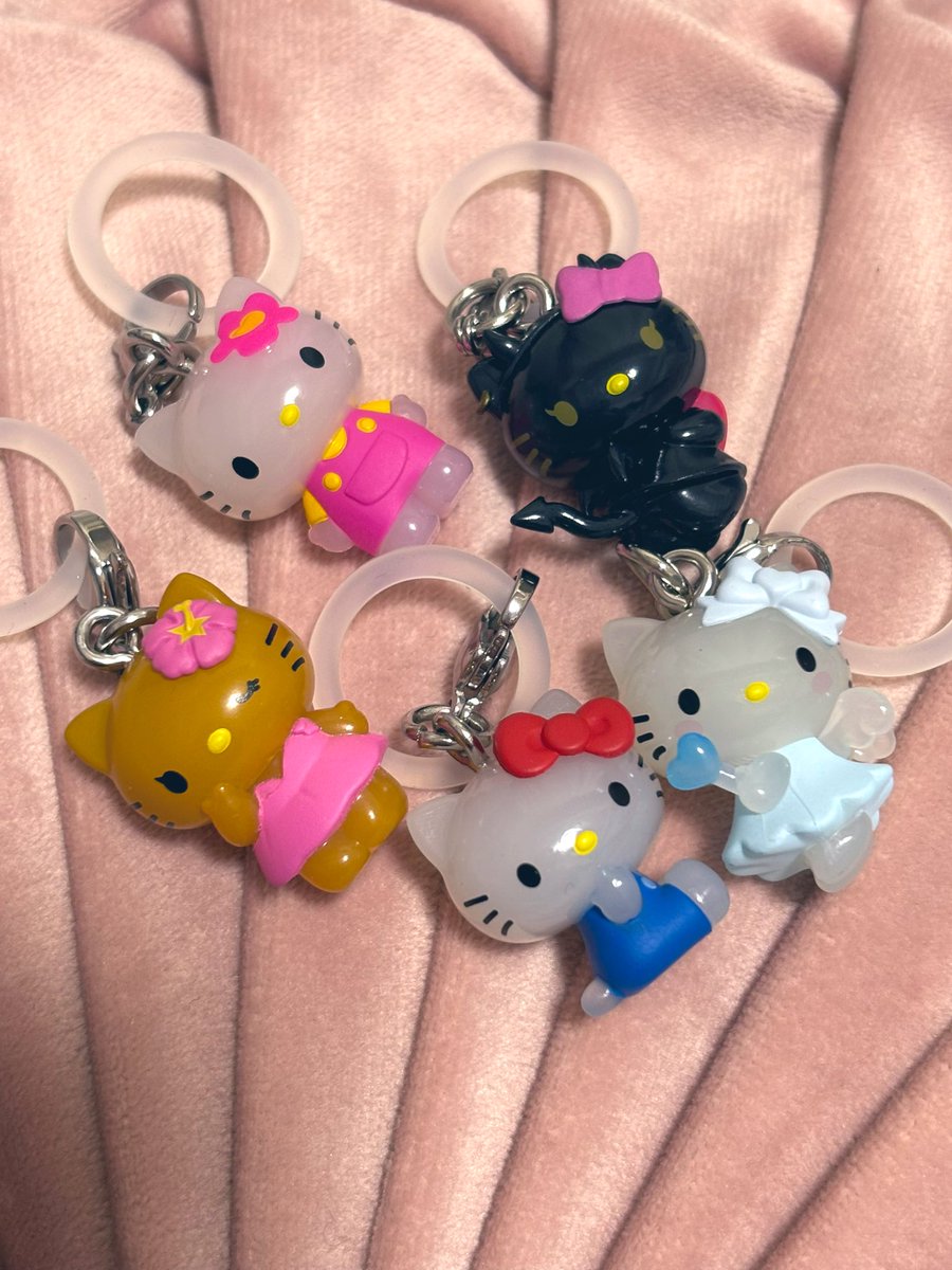 tq9ee's tweet photo. 再販で無事回せた🫶
全然並んでないし、5回までで被りなしの神引き❣️実物可愛いーーー💕 https://t.co/ldK2p8TEBI