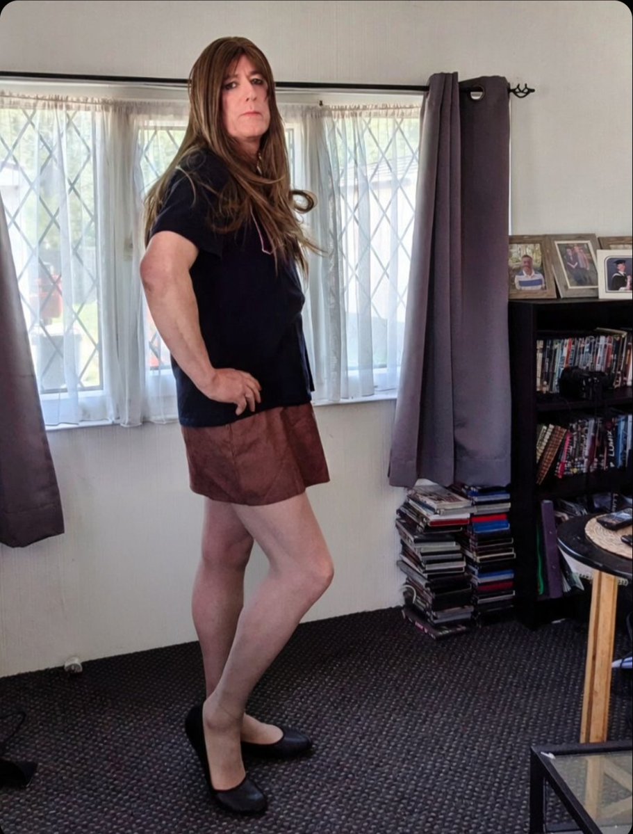 PeoplepixU's tweet image. Someone cheer me up. had to chase the garbage collection down the road with my wheelie bin dressed like this.Look cute, ropey sad face 😂.Told them they had missed my bin, said "no we didn't luv it wasnt there". It's been there 4 for 2 sodding weeks. Jerk. #cute #trans