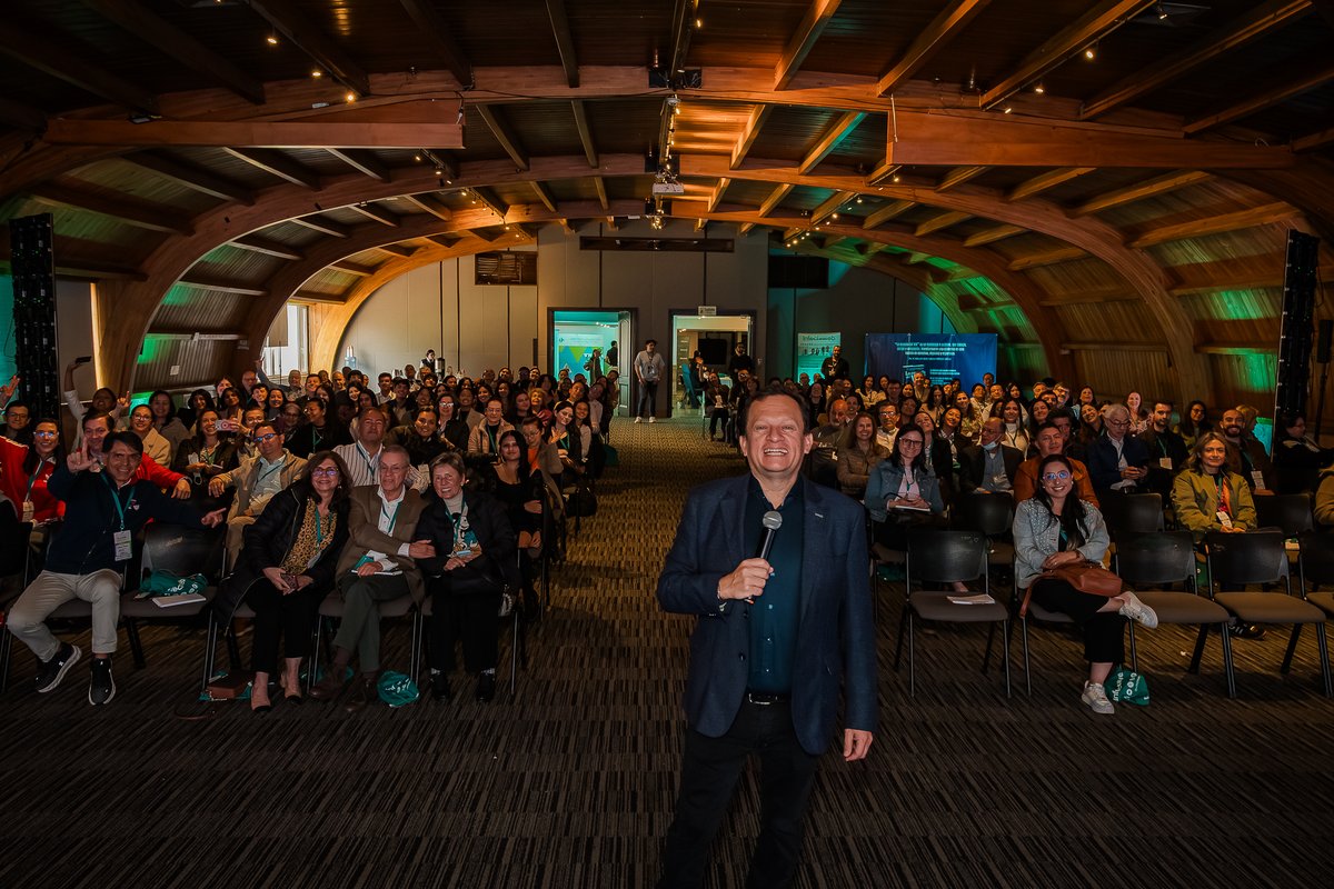 InfectoWeb's tweet photo. Más de 180 profesionales de la salud reunidos con un mismo propósito: fortalecer la prevención desde la vacunación.

Así cerramos el Simposio de Vacunación: Protección a lo largo de la vida, un espacio académico donde la actualización científica y la práctica clínica se encontraron.

Agradecemos a nuestros conferencistas, asistentes y aliados estratégicos, así como a SAI por su participación con la jornada de vacunación y a todos los espacios que hicieron posible este encuentro.

Seguimos comprometidos con la educación médica continua y la construcción de una salud basada en la prevención.

👉 Continuemos la conversación... ¿estás listo para nuestro próximo evento?