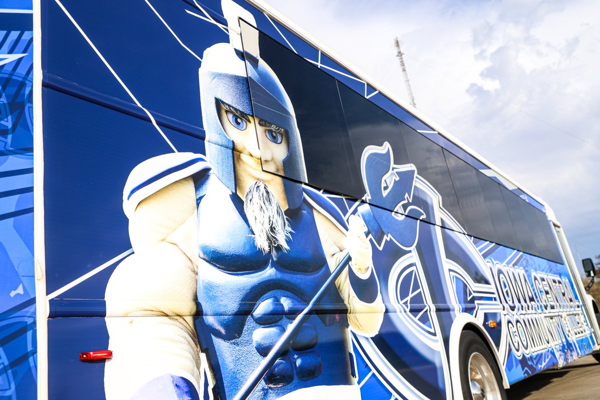ICTritons's tweet photo. Hey #FutureTritons! If youβre headed to the Drake Relays, find our bus and take a picture with Tri! Post your picture to Instagram and tag @ic_xctf for a chance to win a $500 scholarship and some #TritonSwag! π±π #TritonNation #TritonExperience #BeATriton #BlueOval #DrakeRelays https://t.co/wfS6LEEM0b