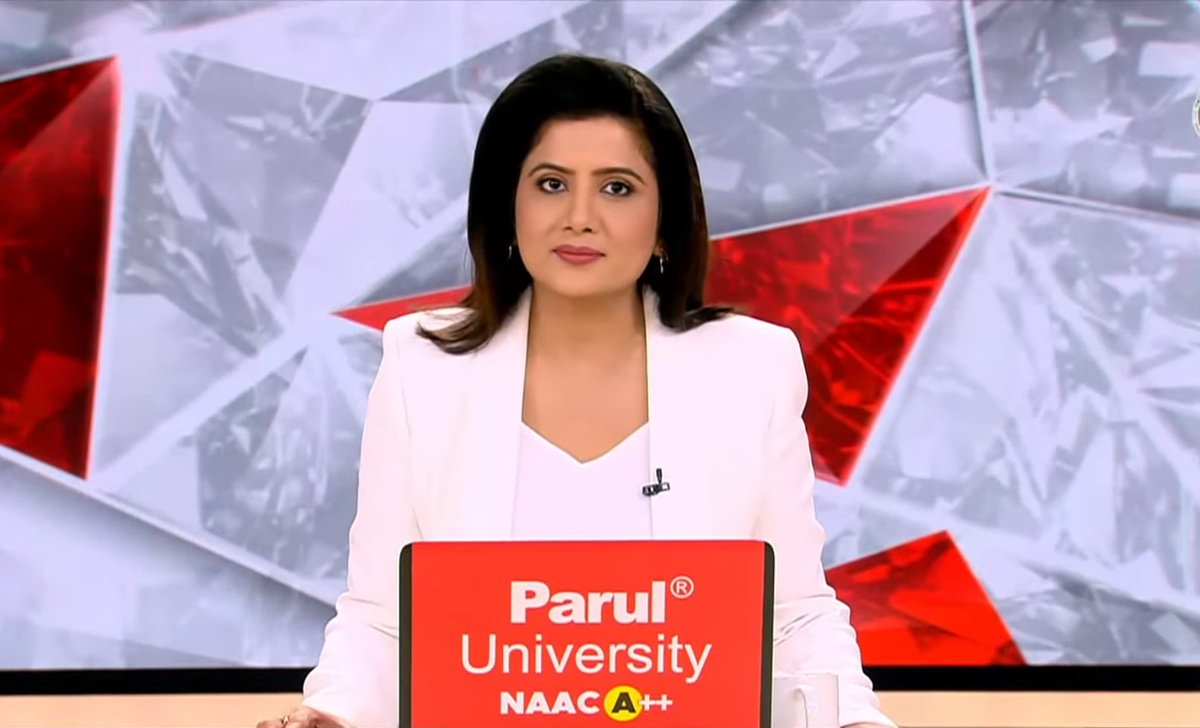 TARUNMI24's tweet image. #Thursday
🤍🤍🤍
#smiles  #anchorshoot #aajtak #9BajGaye #EkAurEkGyarah #lunchbreak  #KhabreinAsardar #Shankhnaad #Vishesh  #cutelooks😘 #lookoftheday #sweetsmile @nehabatham03 Didi ji😊🧿😊#Khabardar