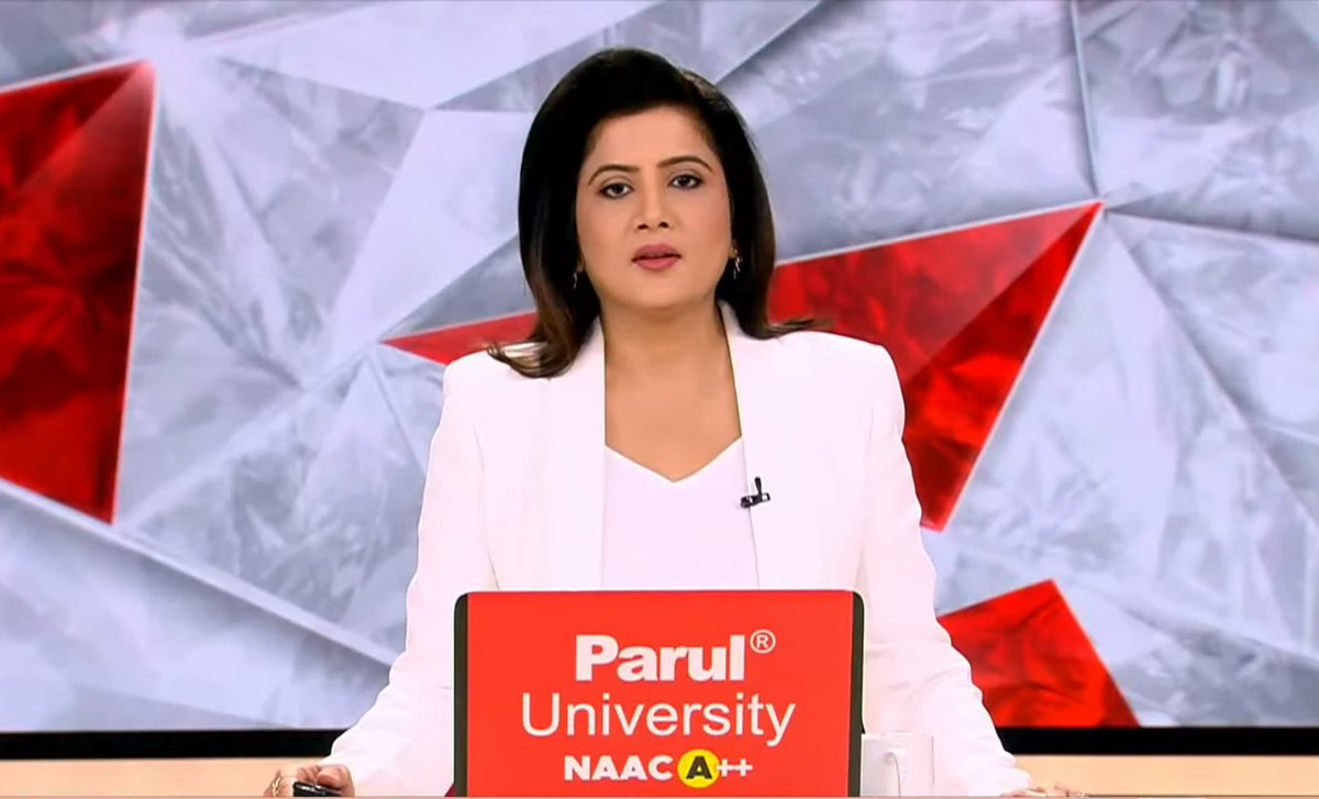 TARUNMI24's tweet image. #Thursday
🤍🤍🤍
#smiles  #anchorshoot #aajtak #9BajGaye #EkAurEkGyarah #lunchbreak  #KhabreinAsardar #Shankhnaad #Vishesh  #cutelooks😘 #lookoftheday #sweetsmile @nehabatham03 Didi ji😊🧿😊#Khabardar