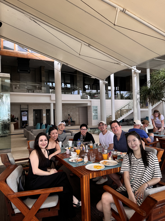 plumenetwork's tweet photo. Food, friends, and RWA strategy.

A real-world resync all about real-world assets. 🌅 https://t.co/fvhXysse0j