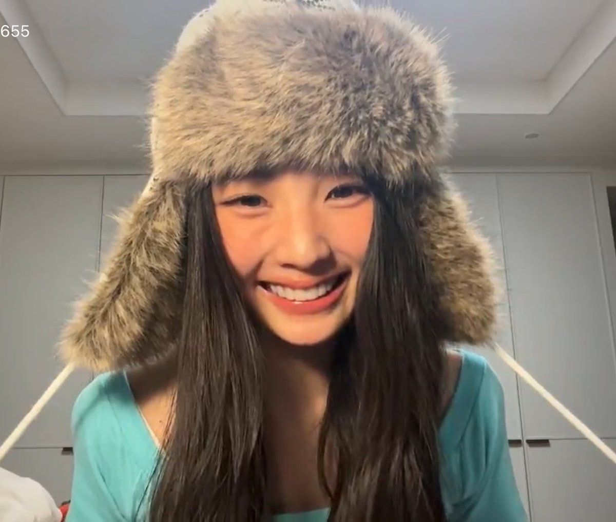 moheet0z's tweet photo. the one ( ˶ˆᗜˆ˵ ) girl from illit https://t.co/EBOVlp8Jt5