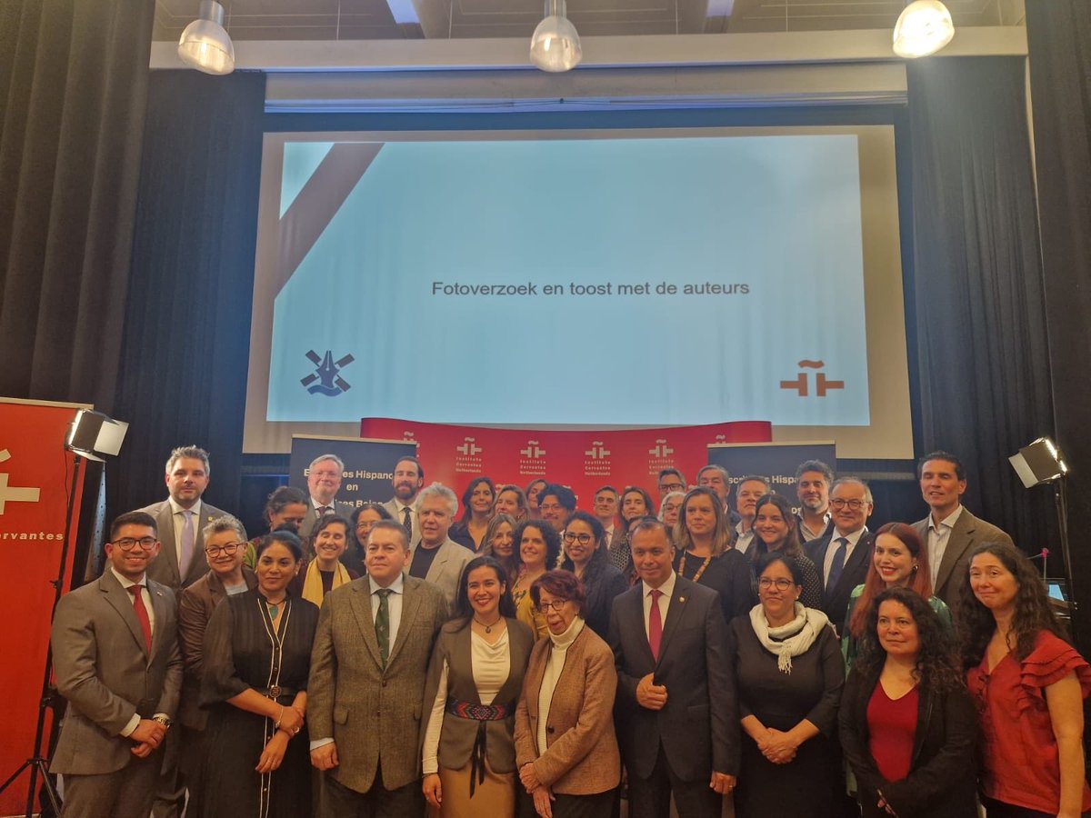 EmbChileNL's tweet photo. Felicitamos la creación de la Asociación de Escritores Hispánicos en Países Bajos. Encantados de representar a 🇨🇱 en su lanzamiento en el @ICUtrecht 📖📚 https://t.co/8W3WHUxZ0v