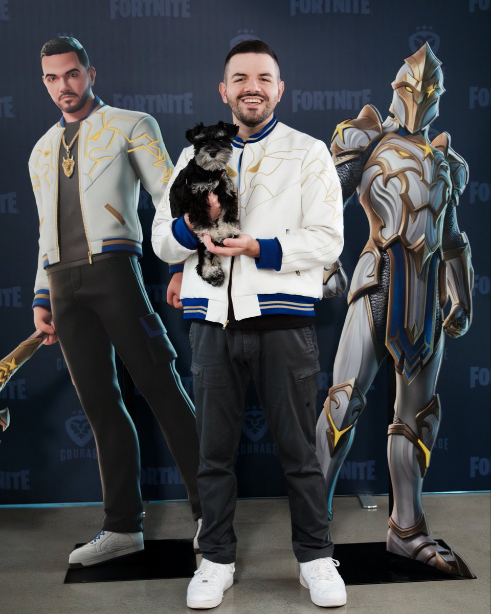 CouRageJD's tweet image. 32 years old today!

Genuinely one of the most fulfilling and greatest years of my life. More present and pushing myself to achieve things I could’ve never imagined.

Excited to be entering a new chapter as a creator. Thank you for the love as always.

More life!