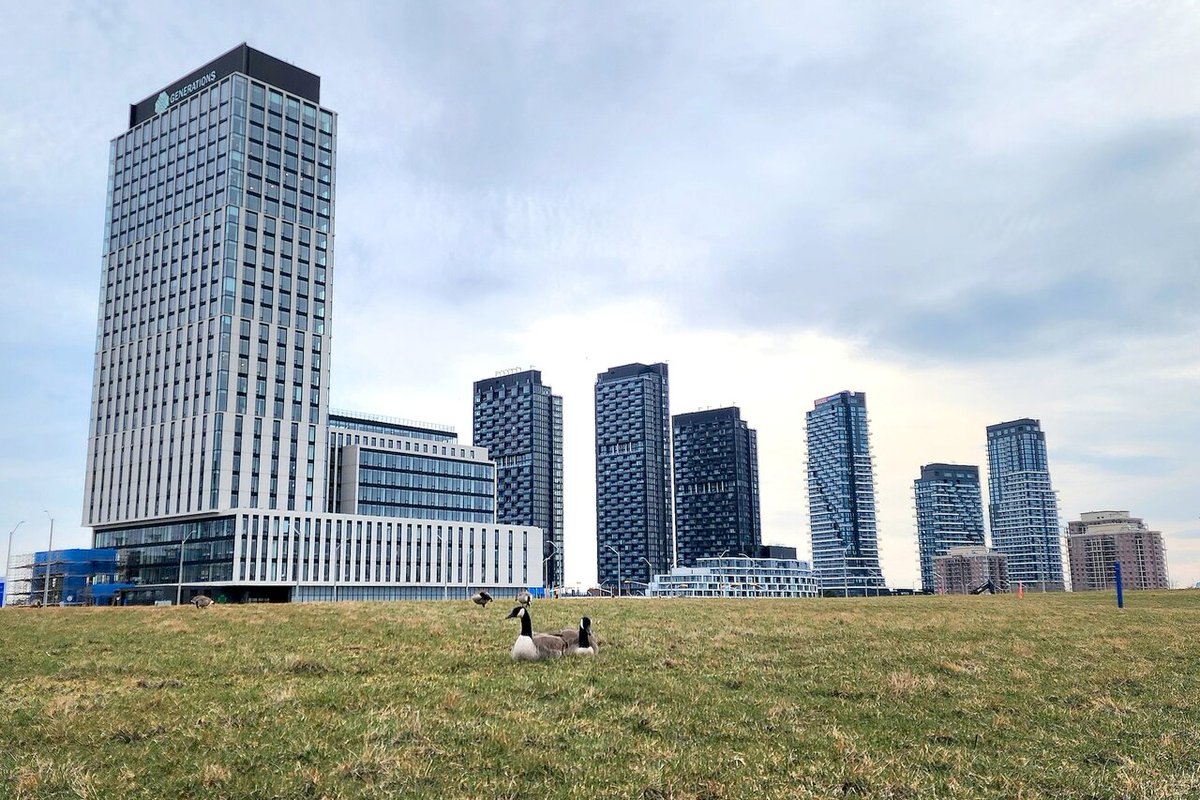 Urban_Toronto's tweet image. Goosetown at Don Mills and Eglinton. ow.ly/vpV350YOAKZ #Toronto #photography #architecture