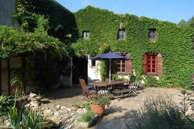 france_images's tweet image. gite is very spacious and comfortably provides accommodation for 9 people in an unspoiled and secluded but not isolated location. 

Perfect for idyllic French holidays in the Languedoc Roussillon region of Southern France buff.ly/PDRmlTu

#France 🇫🇷 #travel #holiday