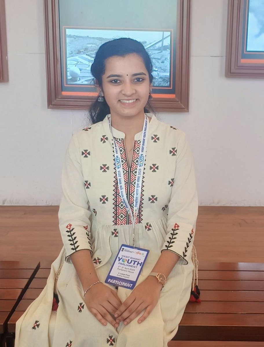uohpolsci's tweet photo. @uohpolsci congratulates V. Lasya Priya, MA student, on winning the First Prize in the FRFG Intergenerational Justice Prize 2025/2026 for her paper on Nepal's Gen Z revolution.
@HydUniv @School_SocialSc @CommunitasPolSc
#UoH #PoliticalScience #StudentAchievement #FRFG #Justice https://t.co/u2qWhFSnc6