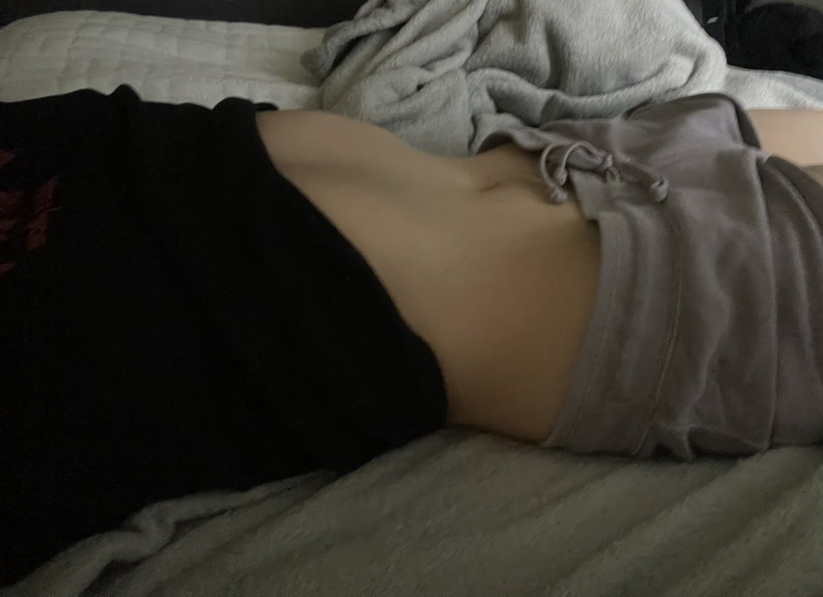kittybby39's tweet photo. I want to kms I’m so fat https://t.co/yPf464WuJy