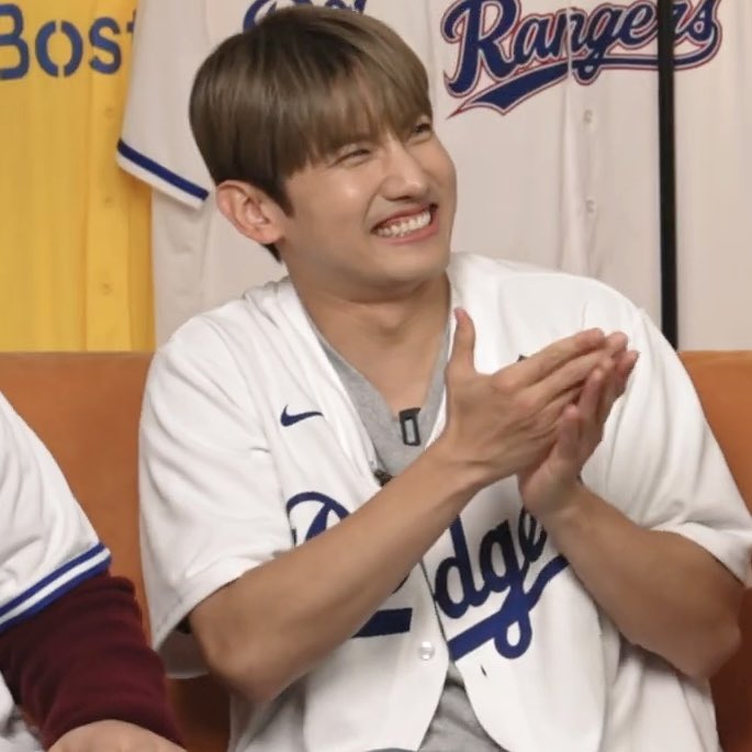 𝑨𝟐 tweet media