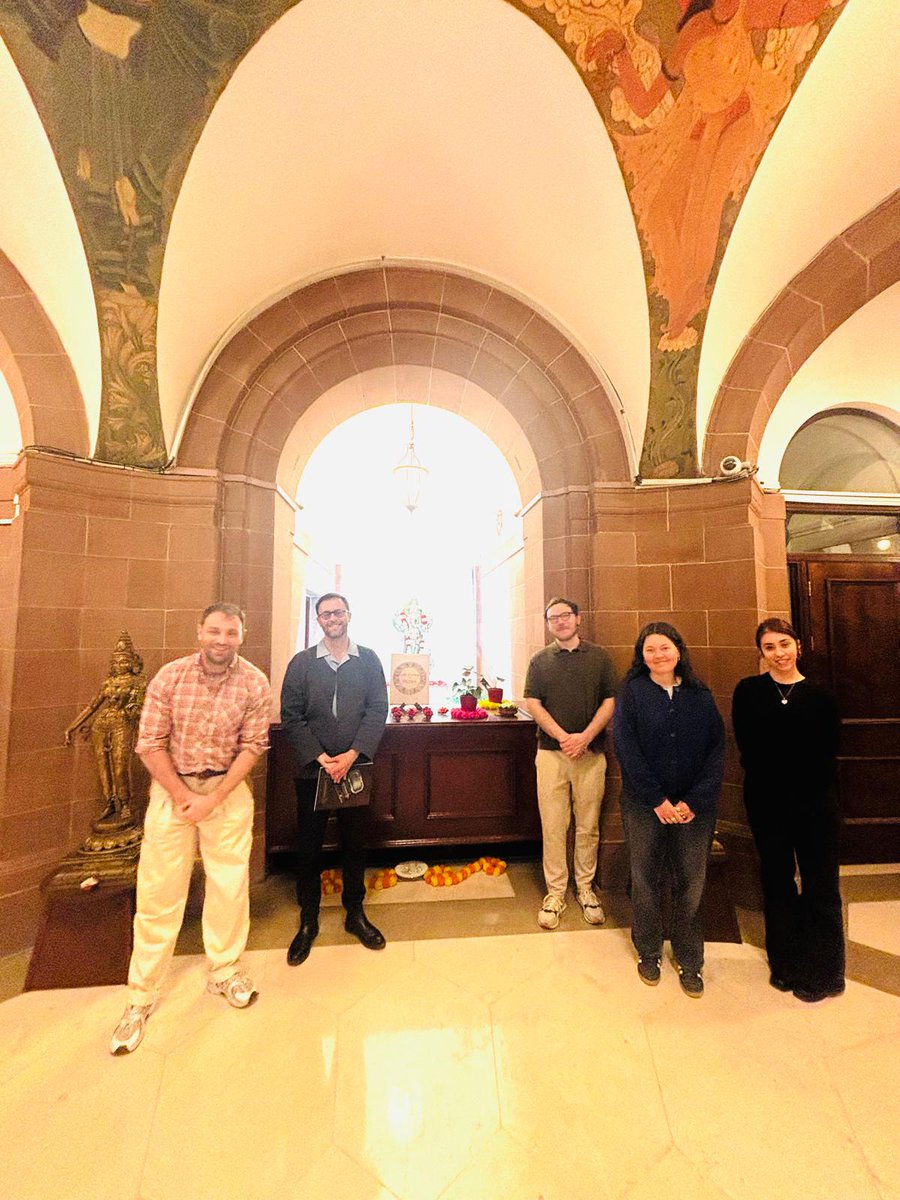 HCI_London's tweet photo. Team @HCI_London welcomed a team from @The_Globe earlier this week at India House, fittingly around #ShakespeareDay, for a tour of the rich history of this iconic building, its invaluable artworks, and a special look at the India House history book, now brought to life with a digitized version for visitors!
#IndiaUK #IndiaUKPartnership #ShakespeareGlobe #CultureConnect
@MEAIndia @IndianDiplomacy @airnewsalerts @DDNewslive @PIB_India @MIB_India @DCMS @MinOfCultureGoI @iccr_hq @TheNehruCentre @diaspora_india @VDoraiswami @getkart @mygovindia
