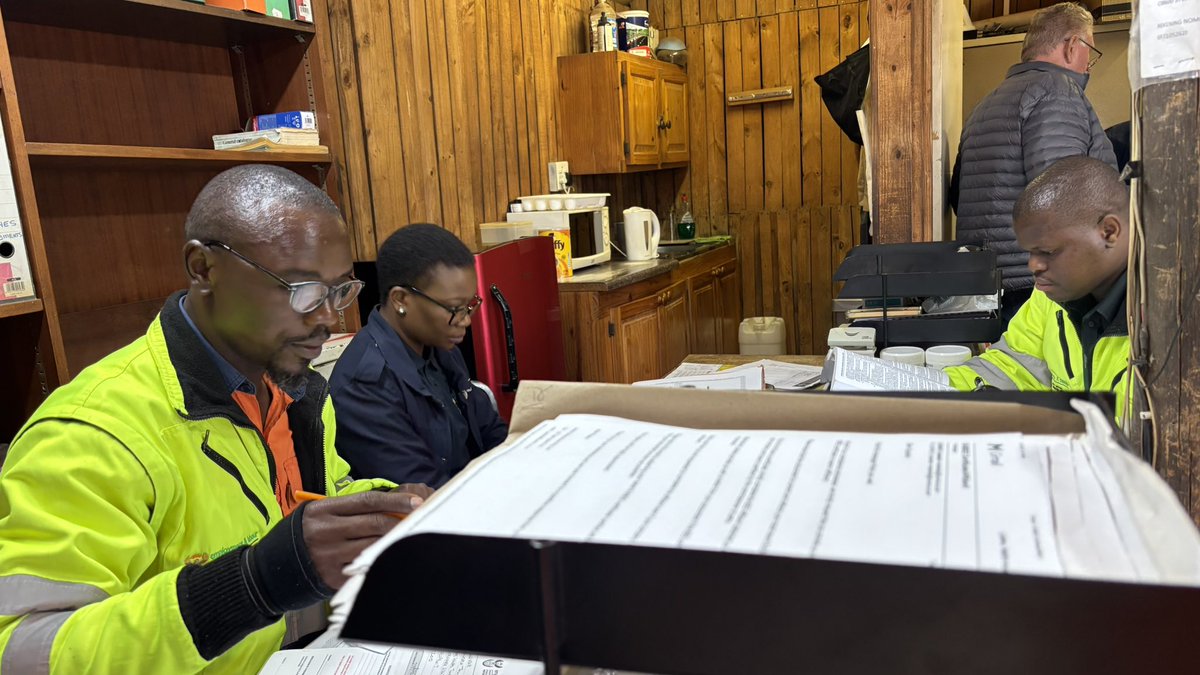 ilo_pretoria's tweet photo. Inspection conducted today by  @deptoflabour at a Sawmill in Sabie region, is critical for protecting workers.
Preliminary findings highlight real risks workers face daily, from unsafe machinery to gaps in compliance. Inspections are about saving lives &amp; preventing injuries. https://t.co/mi6UGkq0is