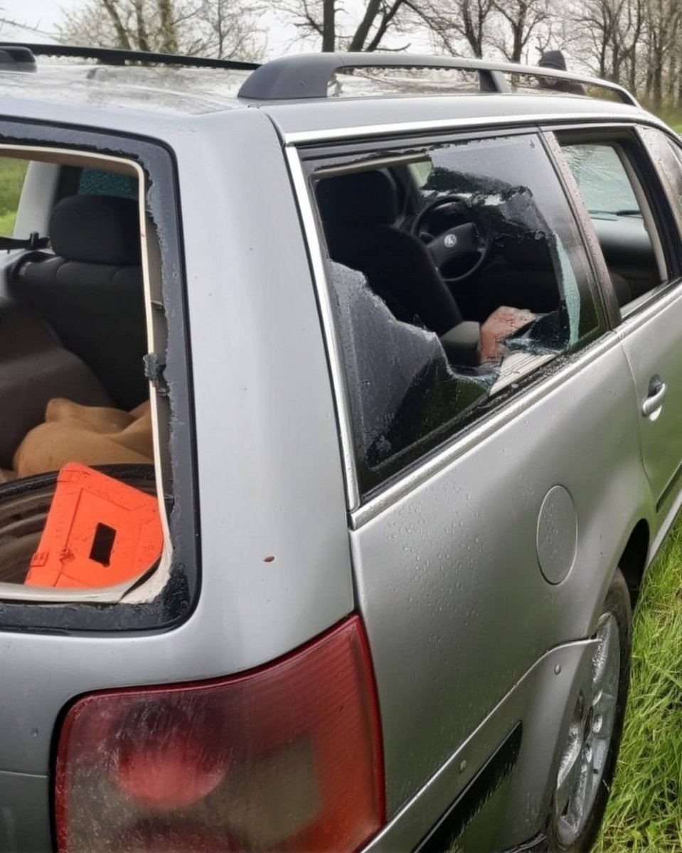 A man slashed the necks of two of Zelenskys conscription officers while being forcibly transported to a mobilization center, according to the Ukrainian Prosecutor's Office.

He didn't escape.