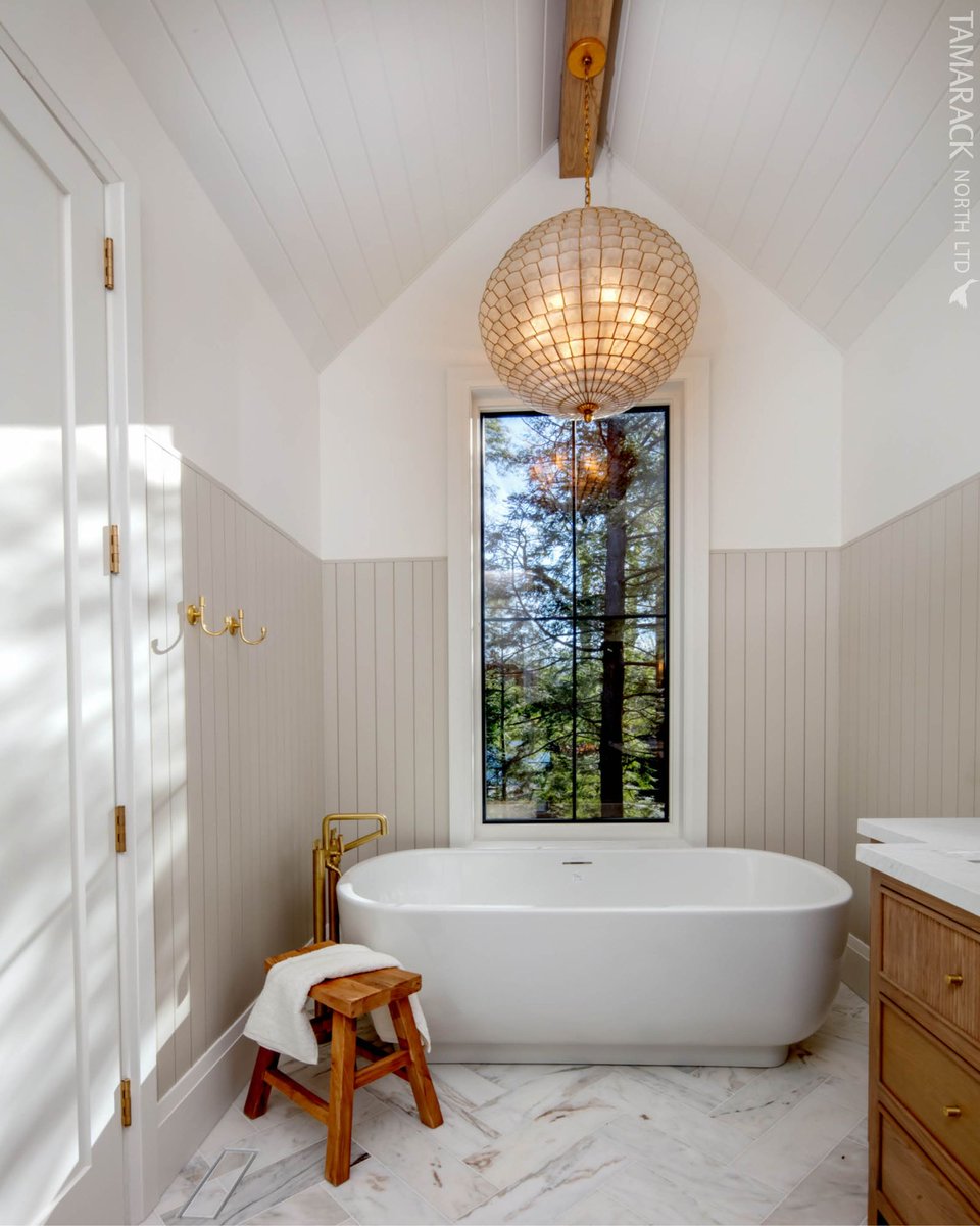 TamarackNorth's tweet image. Soft luxury.

Project Manager: Cody Tomiuck
Site Supervisor: Jason Bartlett
Building &amp;amp; Interior Designer: Tamarack North - Kaitlyn Habermehl
Landscape Architect: MDP Landscape Consultants Ltd.
Landscaper: Hall Construction

#InteriorDesign #CustomHome #HomeInterior #Muskoka