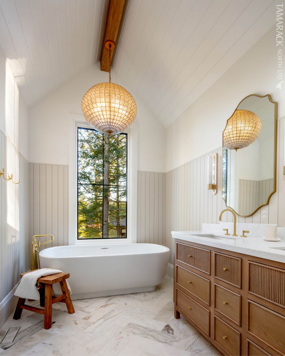 TamarackNorth's tweet image. Soft luxury.

Project Manager: Cody Tomiuck
Site Supervisor: Jason Bartlett
Building &amp;amp; Interior Designer: Tamarack North - Kaitlyn Habermehl
Landscape Architect: MDP Landscape Consultants Ltd.
Landscaper: Hall Construction

#InteriorDesign #CustomHome #HomeInterior #Muskoka