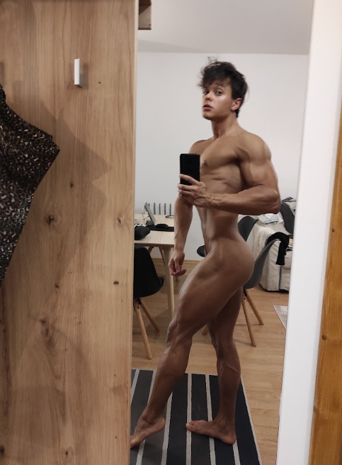 pro bodybuilder Andrew tweet media