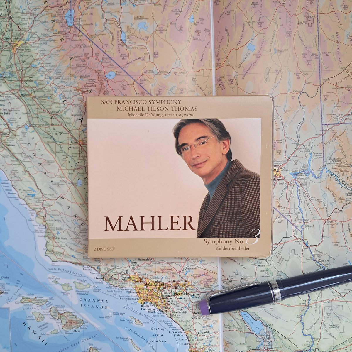 ClassicalCritic's tweet image. #morninglistening &amp;amp; #mourninglistening to @mtilsonthomas who capped off a phenomenally productive life @ the age of 81, yesterday. So many choices; I went for his @sfsymphony Mahler 3rd.

Amzn: amzn.to/4sP7N3W

His memory won't fade easily, having left so much behind. ♡