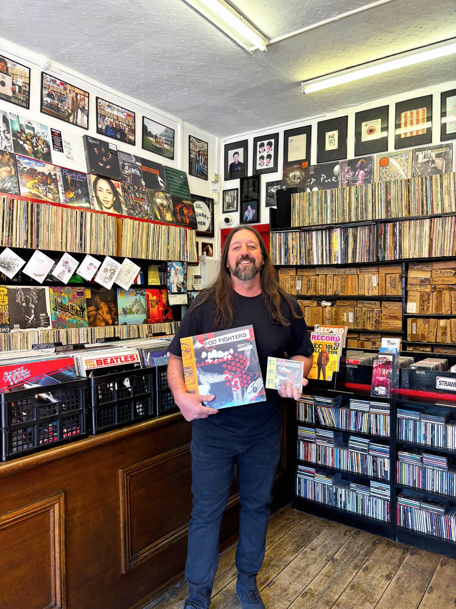 TheMusicalBoxRS's tweet photo. Lovely to have Dave Grohl drop in the shop this morning to pick up the new Foo Fighters album ‘Your Favorite Toy’ out tomorrow while checking out Anfield ahead of the two massive headline shows in June!

This is one of our loyal customers who believe it or not is also called Dave 🤣