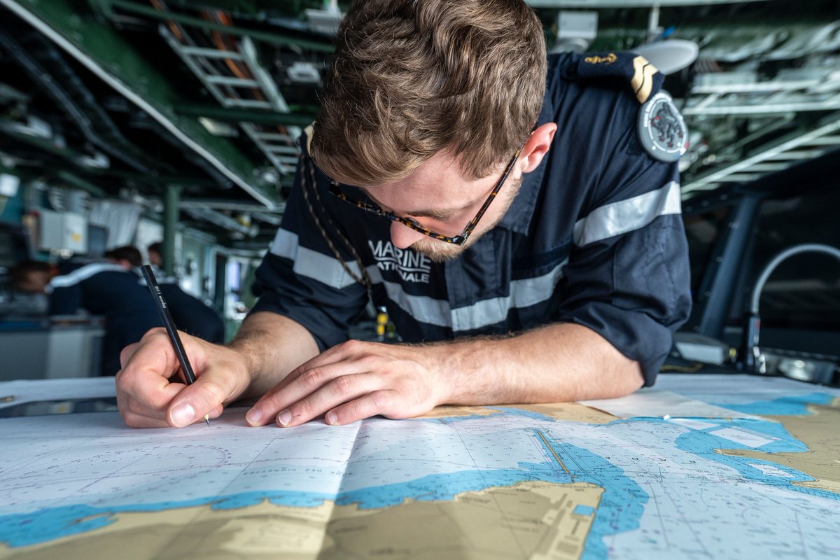 MarineNationale's tweet image. #FDI | Sans GPS, cap sur l’essentiel ⚓
Depuis New York, la FDI Amiral Ronarc’h traverse l’Atlantique en navigation à l’estime. 
👉 Un retour aux fondamentaux, au cœur de l’excellence de la Marine nationale.