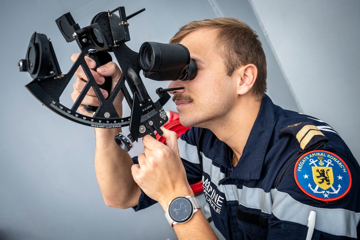 MarineNationale's tweet image. #FDI | Without GPS, back to basics ⚓
From New York, FDI Amiral Ronarc’h is crossing the Atlantic using dead reckoning navigation. 
👉A return to core seamanship, at the heart of French Navy operational excellence.