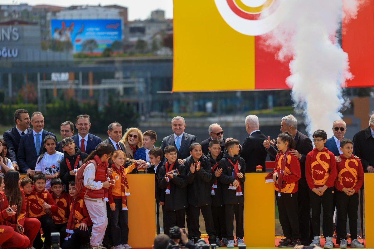 𝐺𝑠_𝑂𝑧𝑎𝑁 tweet media