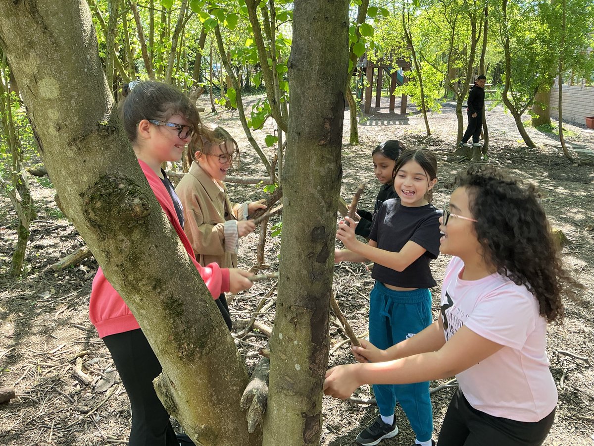 CedarRdPrimary's tweet photo. Miss Smith’s Group being brave and cheering each other on! https://t.co/o8oFGBmhbn