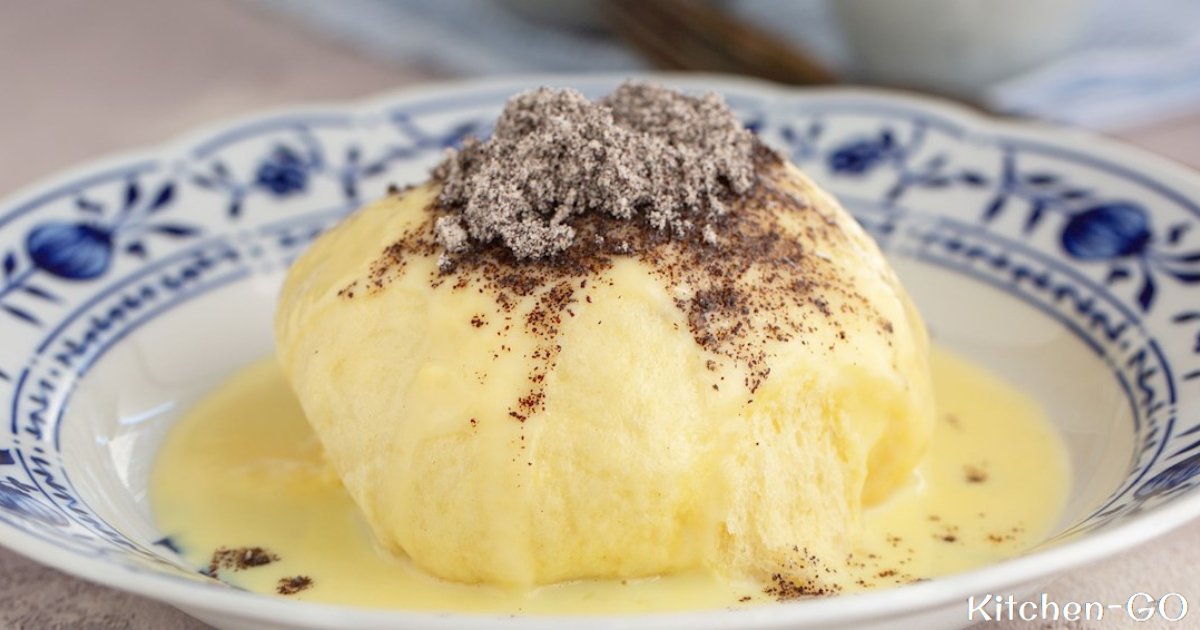 KitchenGO_brand's tweet image. Buchty na páře are sweet steamed yeast dumplings from the Czech Republic filled with fruit preserves, poppy seeds, or curd cheese. #Buchtynapáře #dumplings #kitchengo #cooking #foodie #foodlover #herbs #spices #herbsandspices #shakers #grinders