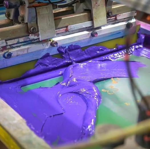 onestrokeinks's tweet image. Vivid purple prints on black cotton tees? No problem! Ask us about our Hybrid Pro Series as you can print, flash, print colors like this and lose the white base.
#OneStrokeInks #ScreenPrinting