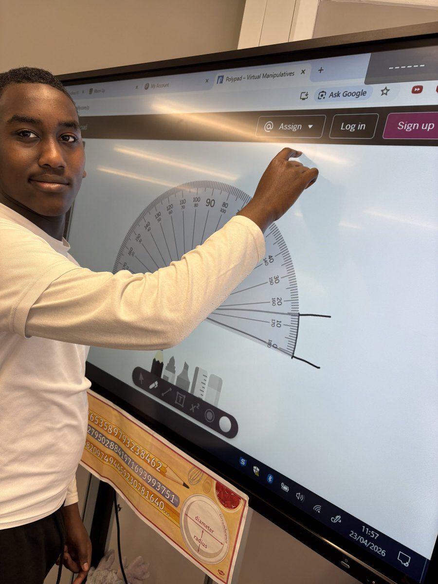 thomassonschool's tweet image. Group 2 pupils have been investigating angles and practising using a protractor #polypad #maths
