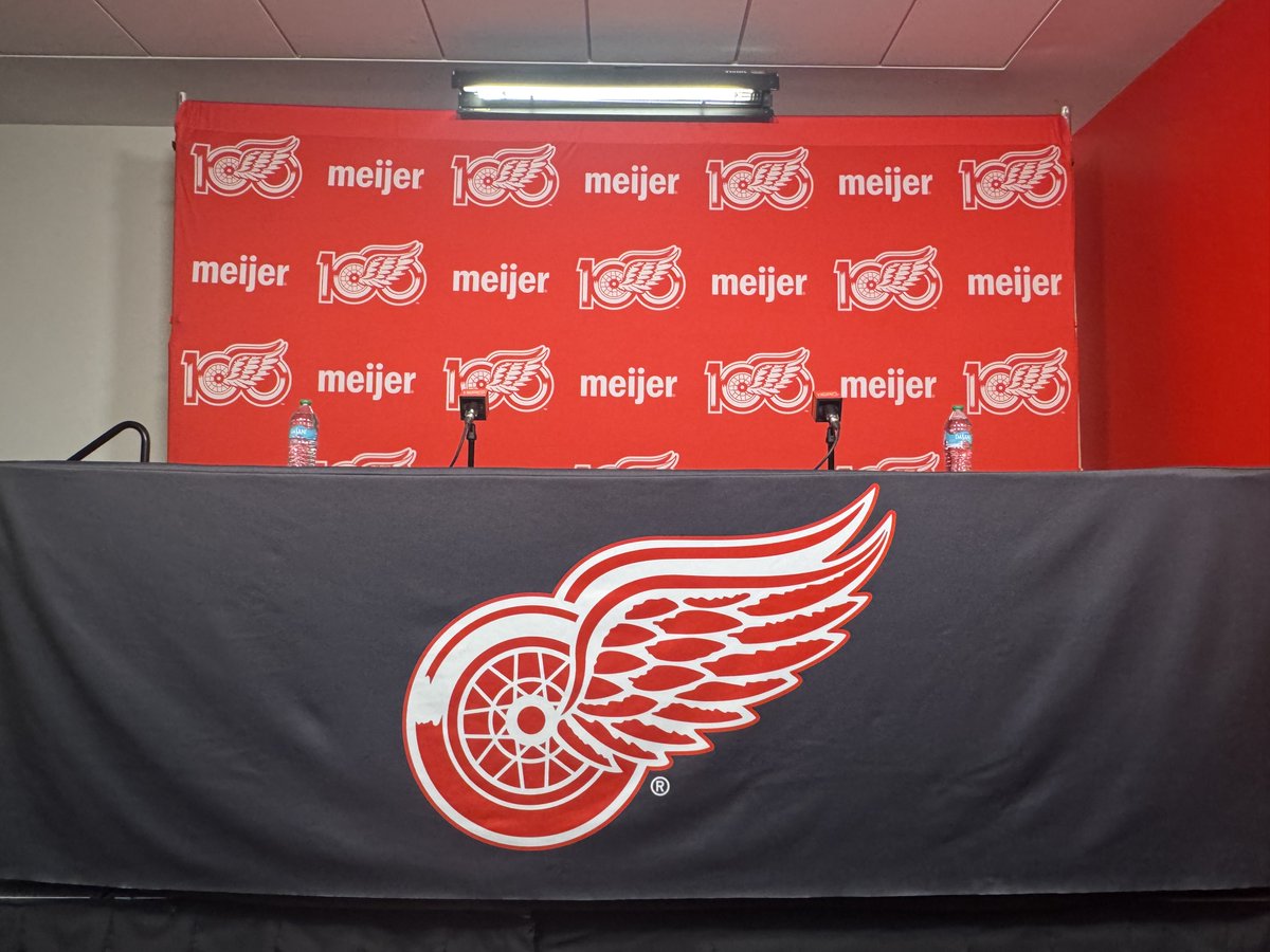 HeleneStJames's tweet photo. Getting ready for Steve Yzerman and Todd McLellan end of season press conference at Little Caesars Arena. https://t.co/ymTFgDcCZD