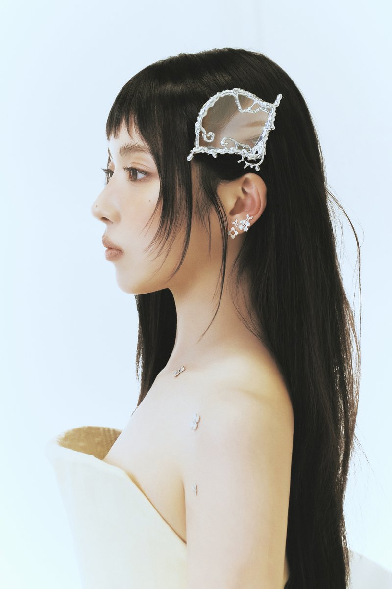 Love—once it grows, it won’t stay hidden.
#설윤 #SULLYOON #지우 #JIWOO

NMIXX 5th EP “Heavy Serenade”
➫ 2026.5.11 6PM (KST)

🎼 Pre-Save &amp; Pre-Add &amp; Pre-Order
NMIXX.lnk.to/HeavySerenade

#NMIXX #엔믹스
#HeavySerenade
#NMIXX_HeavySerenade