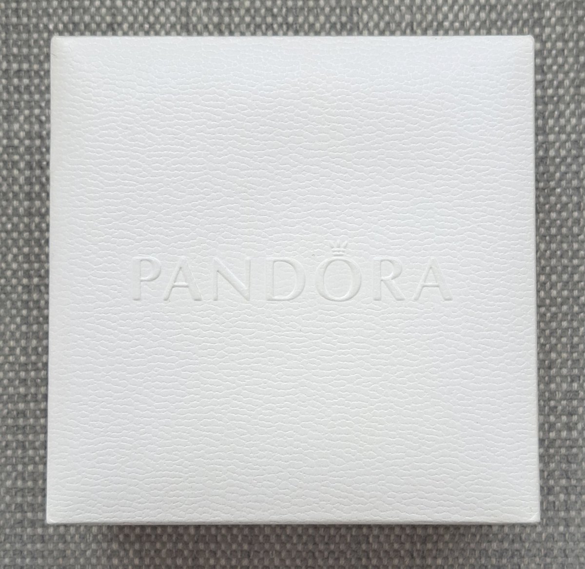 EL_ALMACEN_TC's tweet image. CAJA ESTUCHE JOYERÍA PANDORA todocoleccion.net/joyeria/caja-e… a través de @todocoleccion #Pandora #Coleccionismo