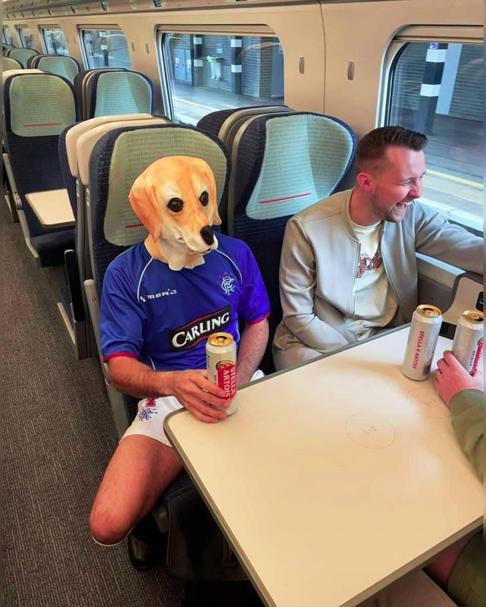 jimmymacgers's tweet photo. I know people take the Old Firm rivalry serious me included.
But this is funny as.
A Celtic fan dressed up as Lovenkrands dug going on his stag do. 😂 https://t.co/JT82Thtklm