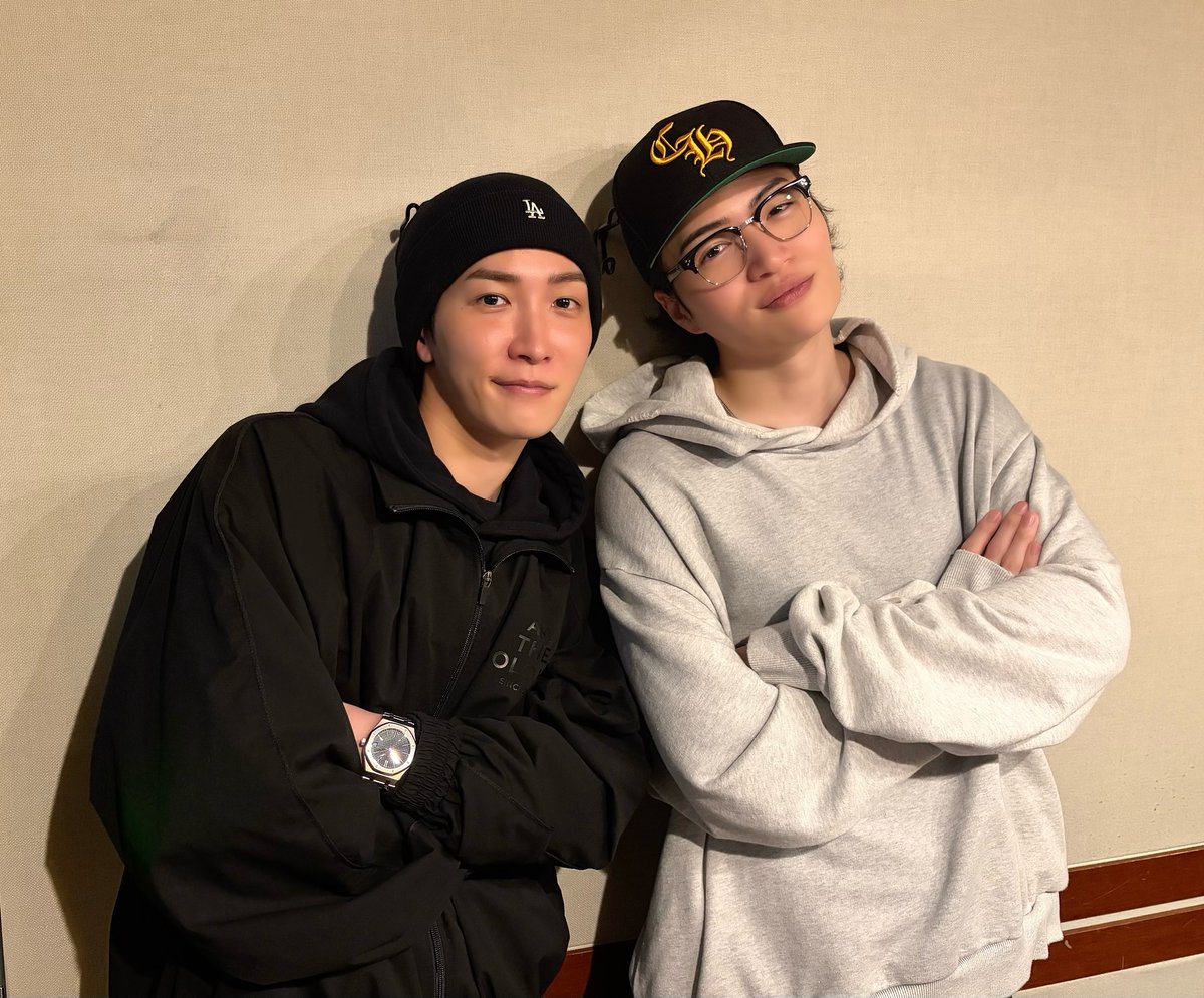 tokyofm's tweet image. 11:00～【#菊池風磨 #hoursz】

🟣今回も #SnowMan の #渡辺翔太 さんをお迎えして、仲良しトーク！

🟣ふたりがドライブ中に聴いている、ドライブソングもお届け🚗

#TOKYOFM #JFN
#radiko🎧tfm.co.jp/listen/radiko/
