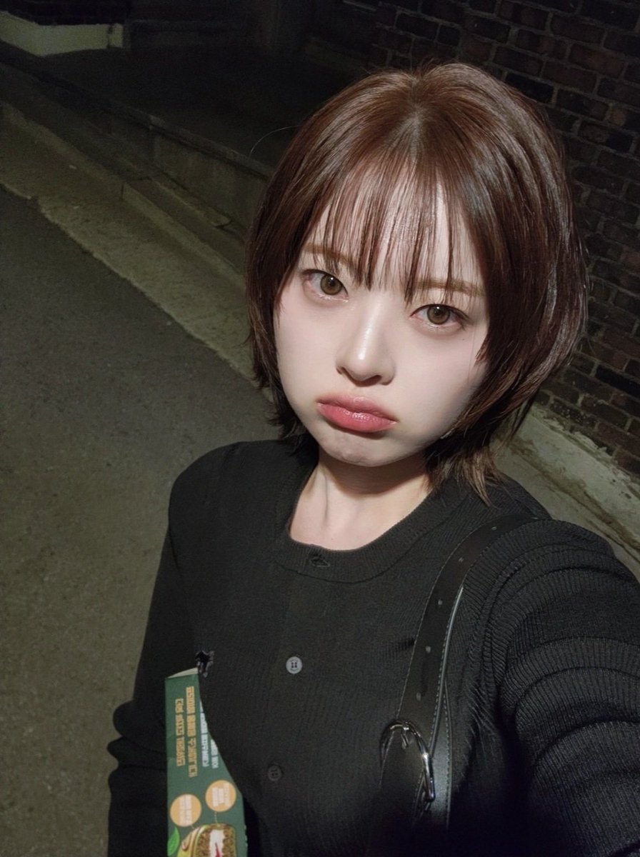 S2uaRanG's tweet photo. 💥충 격💥 뚜냥이 등장ˎˊ˗ 🐈‍⬛🖤

#한수아 #뚜블뚜블 https://t.co/f9RAipOrst