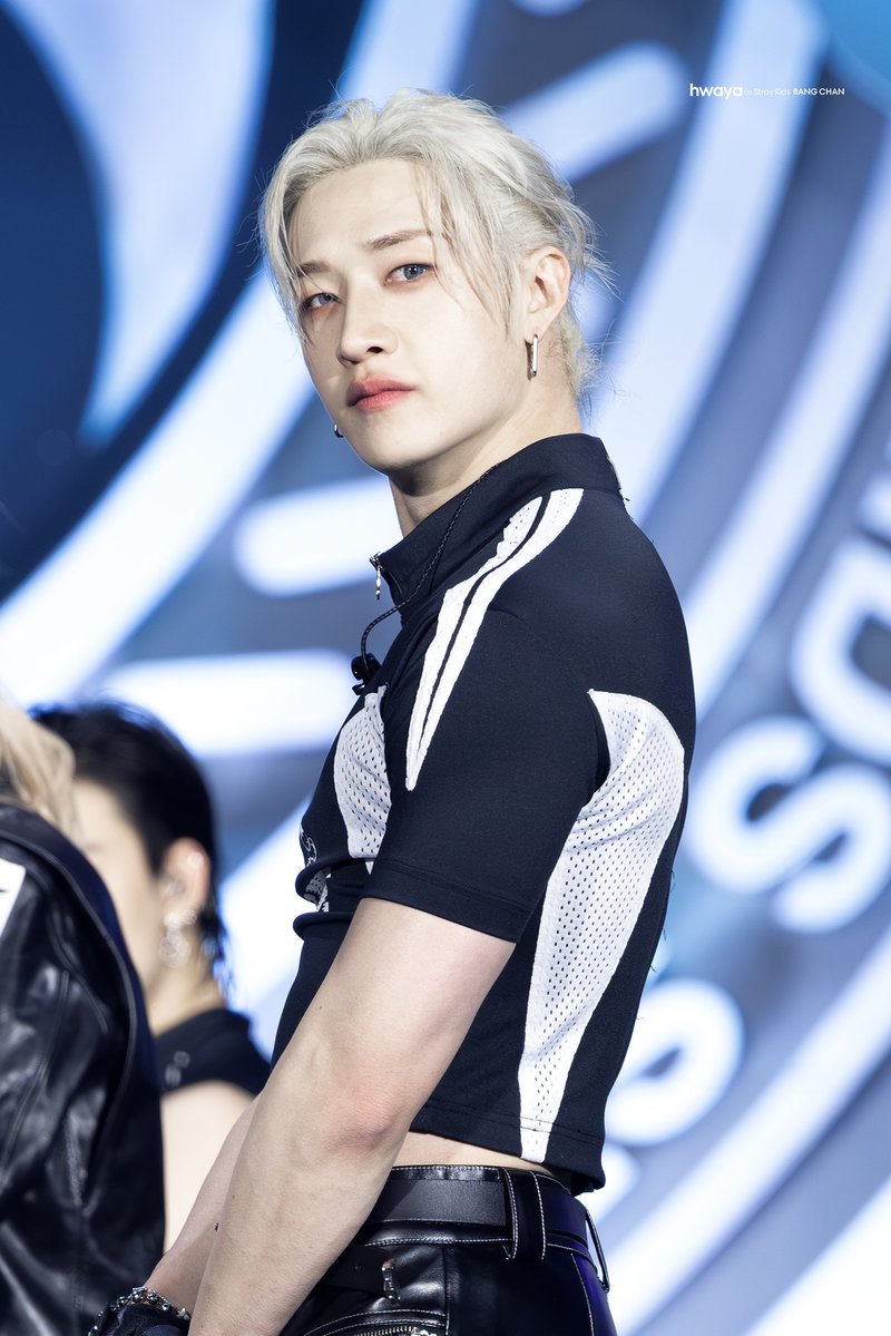 hwaya ∞🐺 tweet media