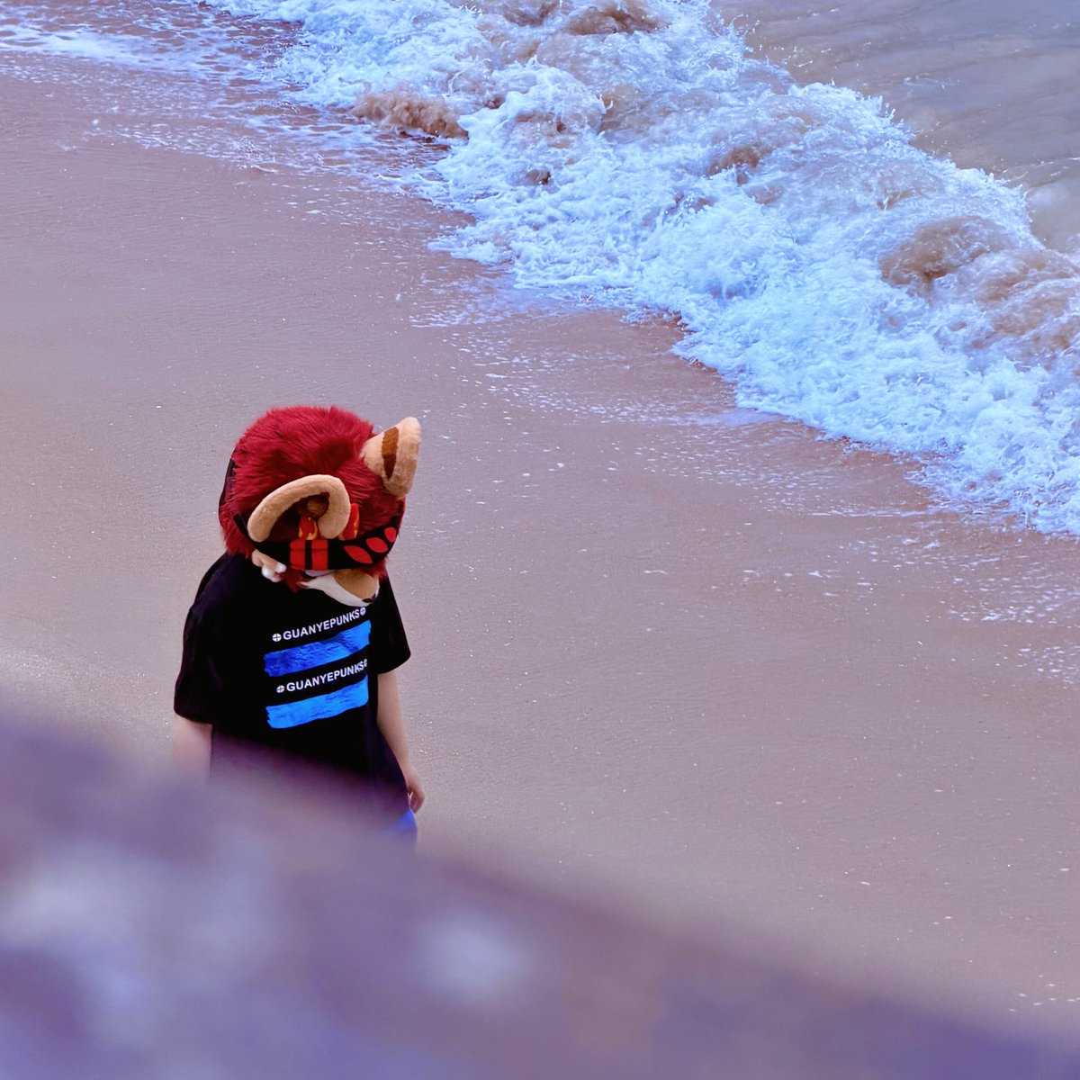 Shuhuapaidui's tweet photo. 和我一起看海么？🌊 #furry #fursuit #兽装 https://t.co/L1rdv7unTK