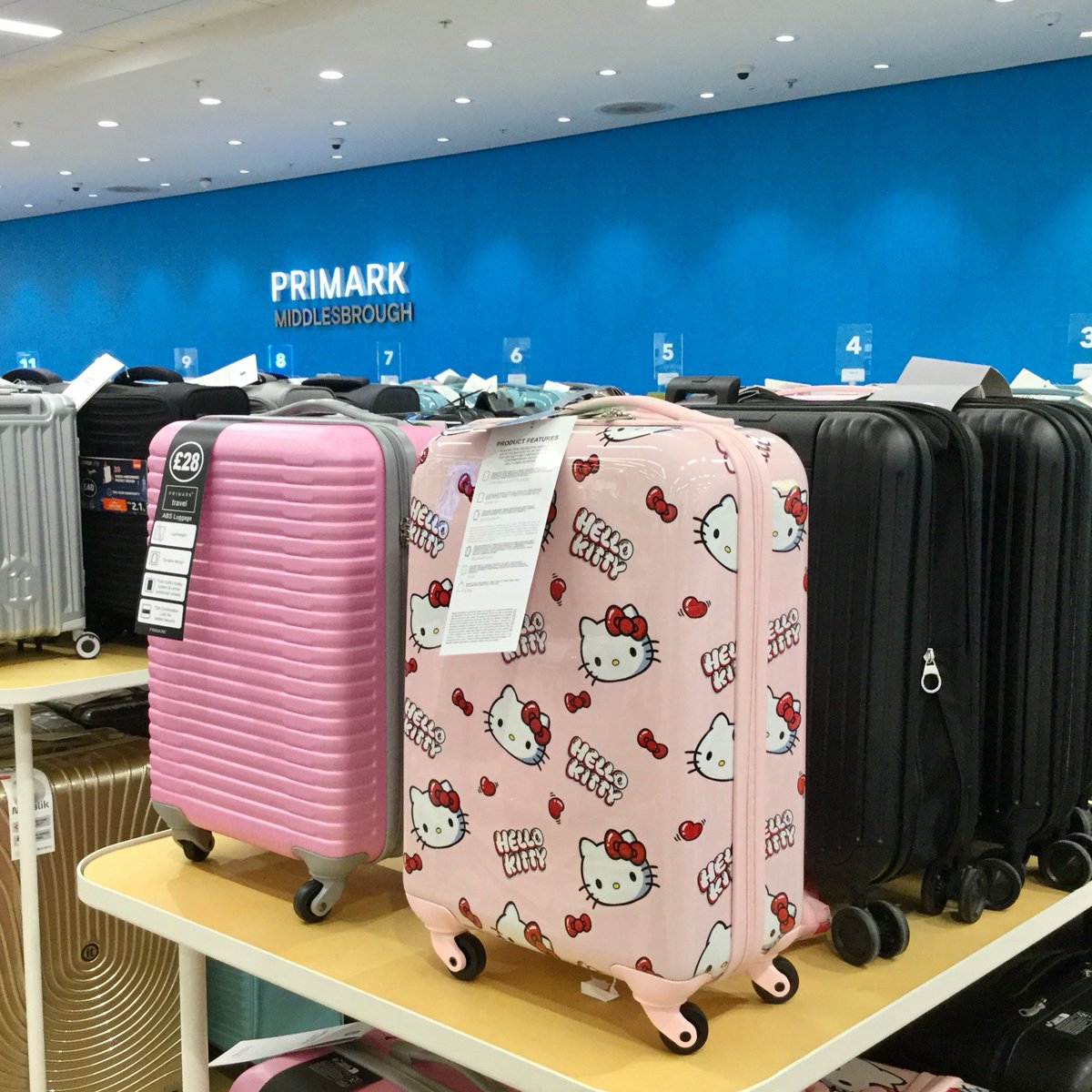 Hillstreetshop's tweet image. 🛅 🧳You know holiday season is here when Primark looks like a departure lounge 😂
Why does my luggage never look this neat and organised?! 🤔

#primarkhillstreet #primarkmiddlesbrough #holidayseason #holidaypacking #travel #organised #getaway