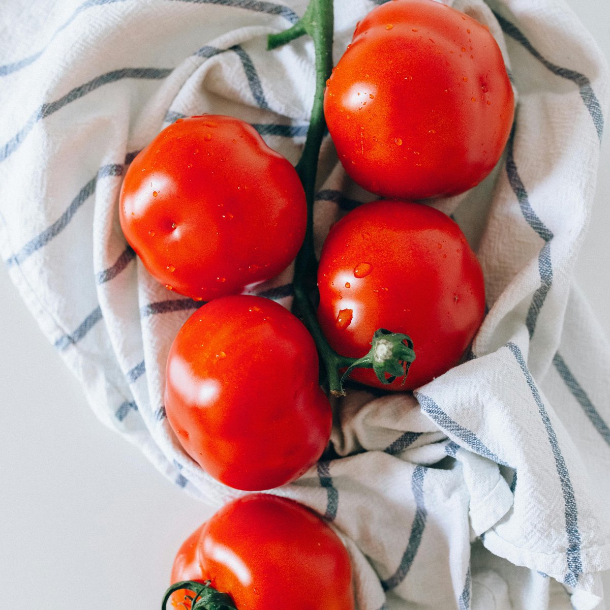 NDTVFood's tweet image. 5 Health Benefits Of Eating Tomatoes Daily
food.ndtv.com/webstories/foo…
#tomatoes #health #benefits