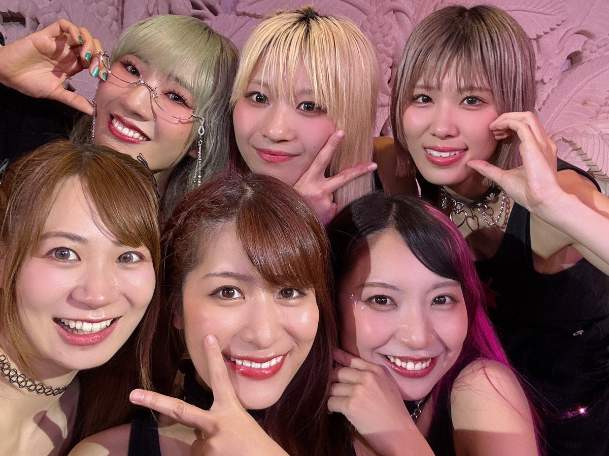 本日もありがとうございました！！

帰国して初ライブ🎤
落ちサビシャッフルなど新鮮でした✨

せりはお休みだったけど気持ちは7人🌈🌈

楽しかった〜！
明日は撮影会です📸