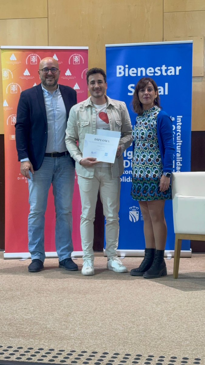 catedrassocial's tweet photo. "Historias con memorIA", presentada por Víctor Nieto, del Instituto de Inteligencia Artificial de ámbito Social (IIAS) @VictorNietoTS 

#FuenlaSocial https://t.co/GIL98XM2I9