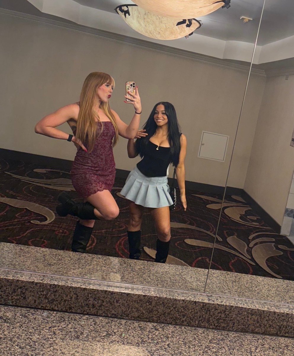 thealeahjames's tweet photo. And I’d do it all again💕

@RealIslaDawn https://t.co/LETKrupnql