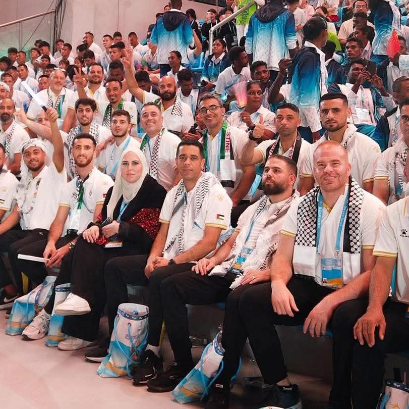 ¡El orgullo de un pueblo que no se rinde!.
A pesar del asedio y el dolor, la bandera de #Palestina volvió a ondear con fuerza en la inauguración de los Juegos Asiáticos de Playa en Sanya, China 🇨🇳.
Palestina compite en seis disciplinas. Bravo!!! 
#DeZurdaTeam #Mayabeque