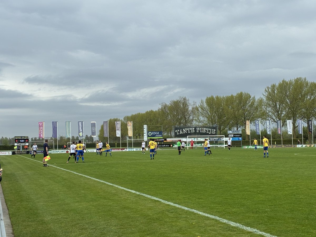 VVSleeuwijk1's tweet photo. We zijn voor volgend seizoen op zoek naar een verzorger! Is het iets voor jou? 

We verwachten je op de trainingsavonden op dinsdag en donderdag en tijdens de wedstrijd op zaterdag. 

Interesse? Stuur dan je reactie naar e-mail edwin.vanderpoel@vvsleeuwijk.nl https://t.co/7Q7qbSZOKW