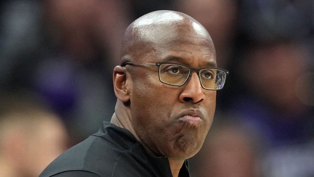 RunUpNYK's tweet photo. they’re calling you mike clown, 56
they’re calling you mike frown, 56
they’re calling you mike down, 56
they’re calling you incompetent, 56
they’re saying you won’t adjust, 56

how will you respond, 56? https://t.co/gZMYg4S5Z5