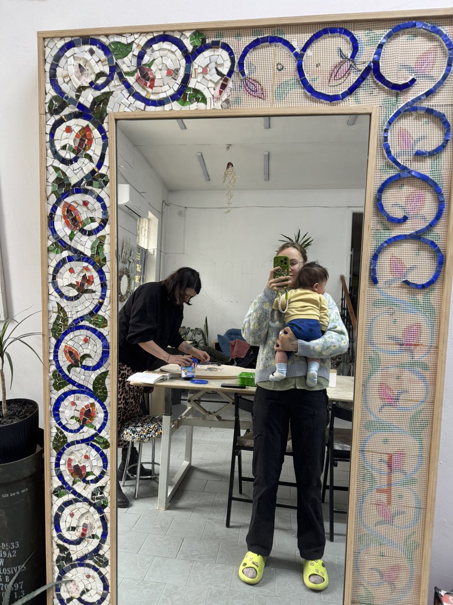 шматок смальти tweet media