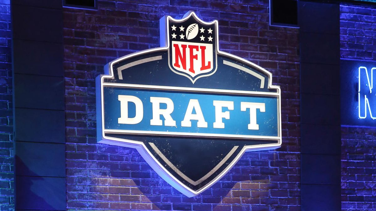 10Jardas's tweet photo. Meu unico MOCK DRAFT 2026: https://t.co/v3JI7v6Tc5 https://t.co/Wavjinumu8