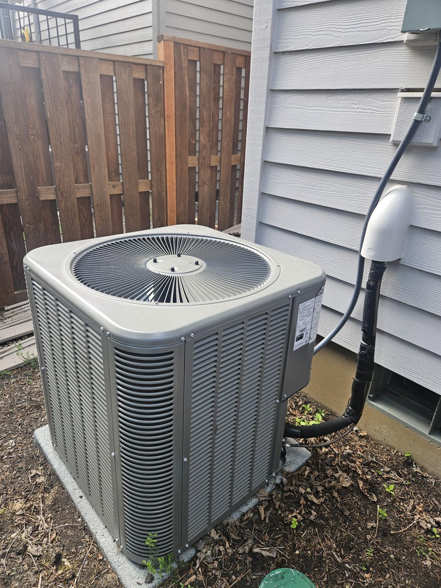 ConradOregon's tweet image. Strange noises or weak airflow from your AC? That’s a sign it needs attention.
Our technicians diagnose and fix problems fast.

✅ Message us now to schedule your repair!
(503) 785-9715

#tigard #beaverton #hillsboro #oregon #portland