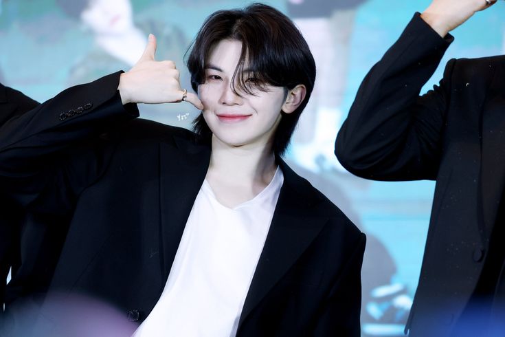 How many days until OT13 SVT return? tweet media